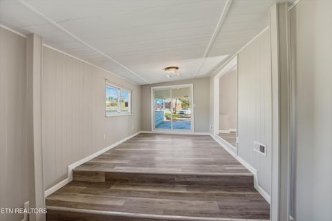 Tiny photo for 314 Spencer Drive, Harriman, TN 37748 (MLS # 1318876)