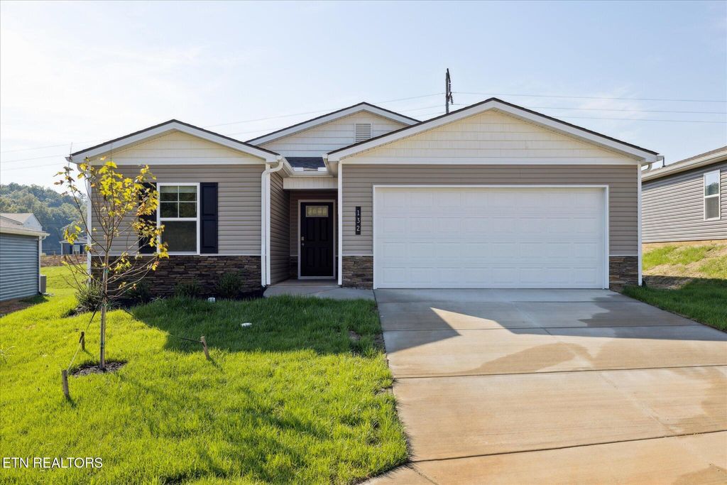 Photo of 132 N Rolling Meadows Drive, Harriman, TN 37748 (MLS # 1302620)