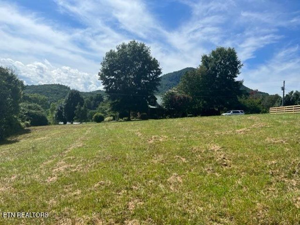 Photo of 21 Westover Drive, Sevierville, TN 37862 (MLS # 1317193)