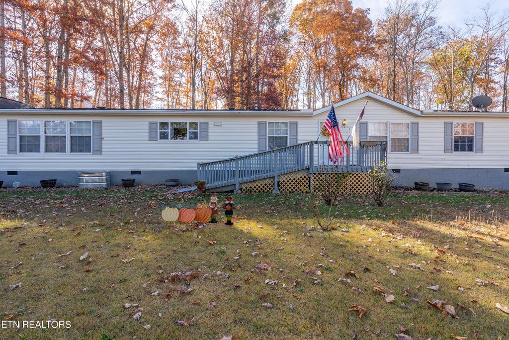 Photo of 164 Laura Boling Loop Rd, Strawberry Plains, TN 37871 (MLS # 1246133)
