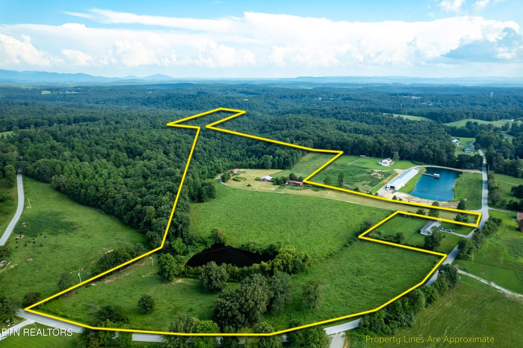 Photo of 346 Christenson Rd, Deer Lodge, TN 37726 (MLS # 1332388)