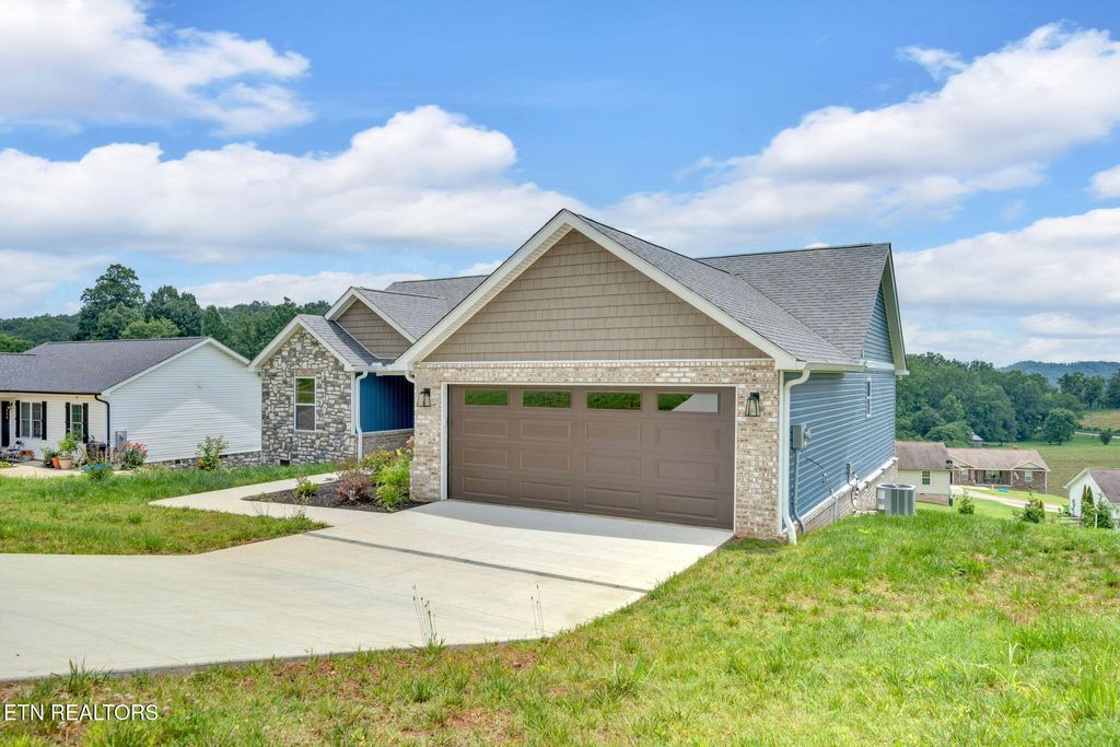 Photo of 141 Middle Glen Rd, Maynardville, TN 37807 (MLS # 1306950)