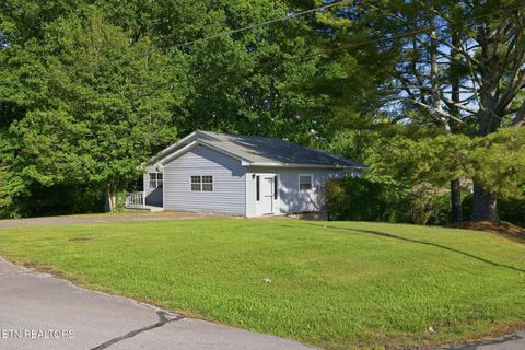 Photo of 1812 Cherokee St, Athens, TN 37303 (MLS # 1339303)