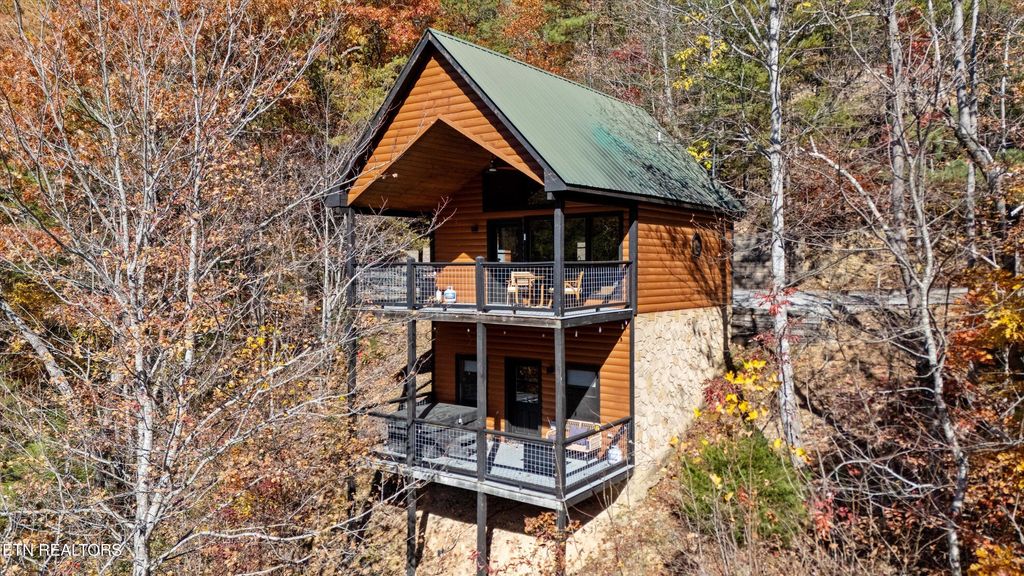 Photo of 3898 Millers Ridge Way, Sevierville, TN 37862 (MLS # 1322152)