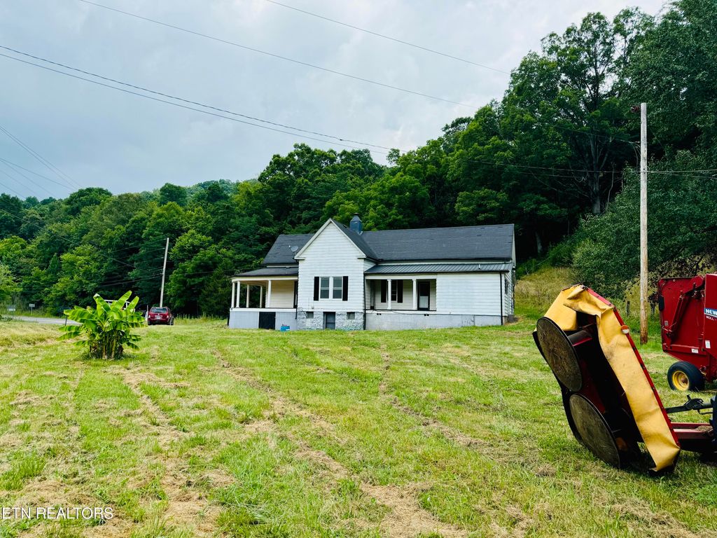Photo of 10204 MULBERRY GAP Rd, Tazewell, TN 37879 (MLS # 1268854)