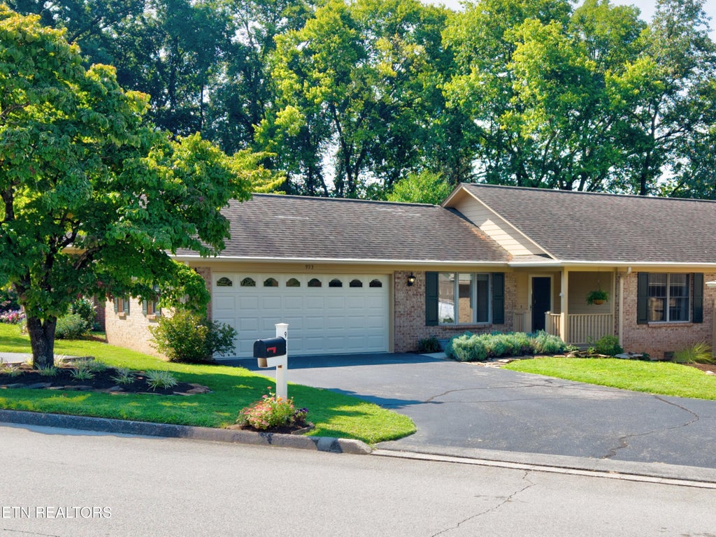 Photo of 923 Jamestown Way, Maryville, TN 37803 (MLS # 1353531)
