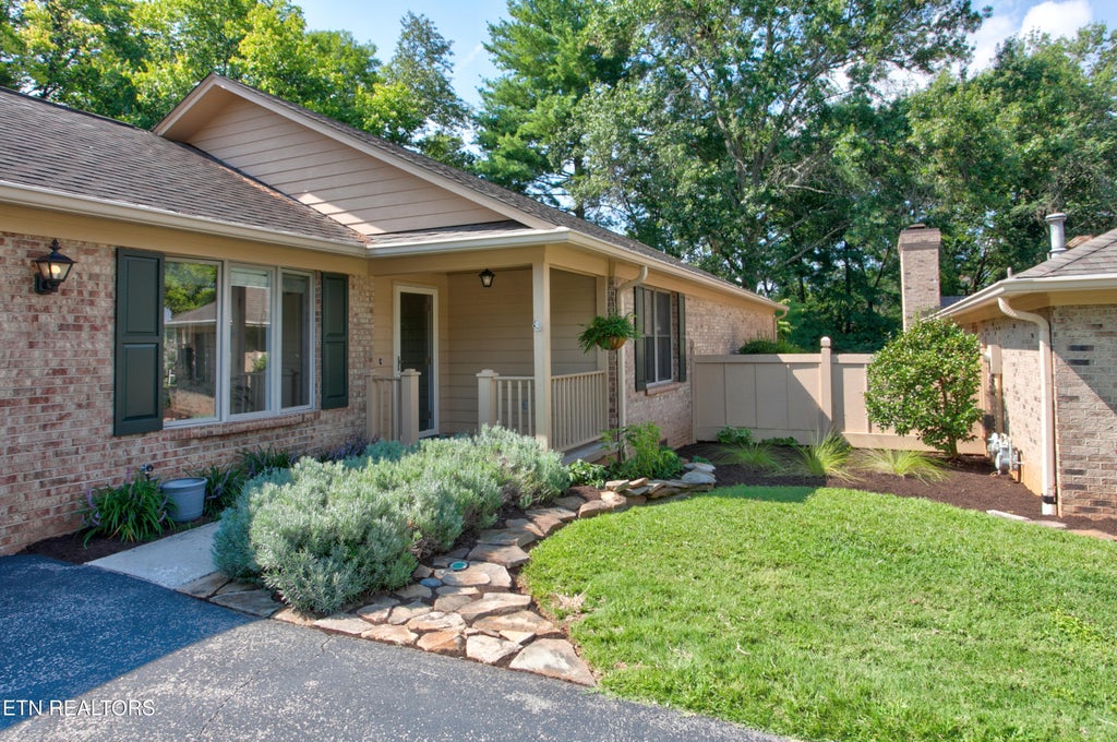 Photo of 923 Jamestown Way, Maryville, TN 37803 (MLS # 1353531)