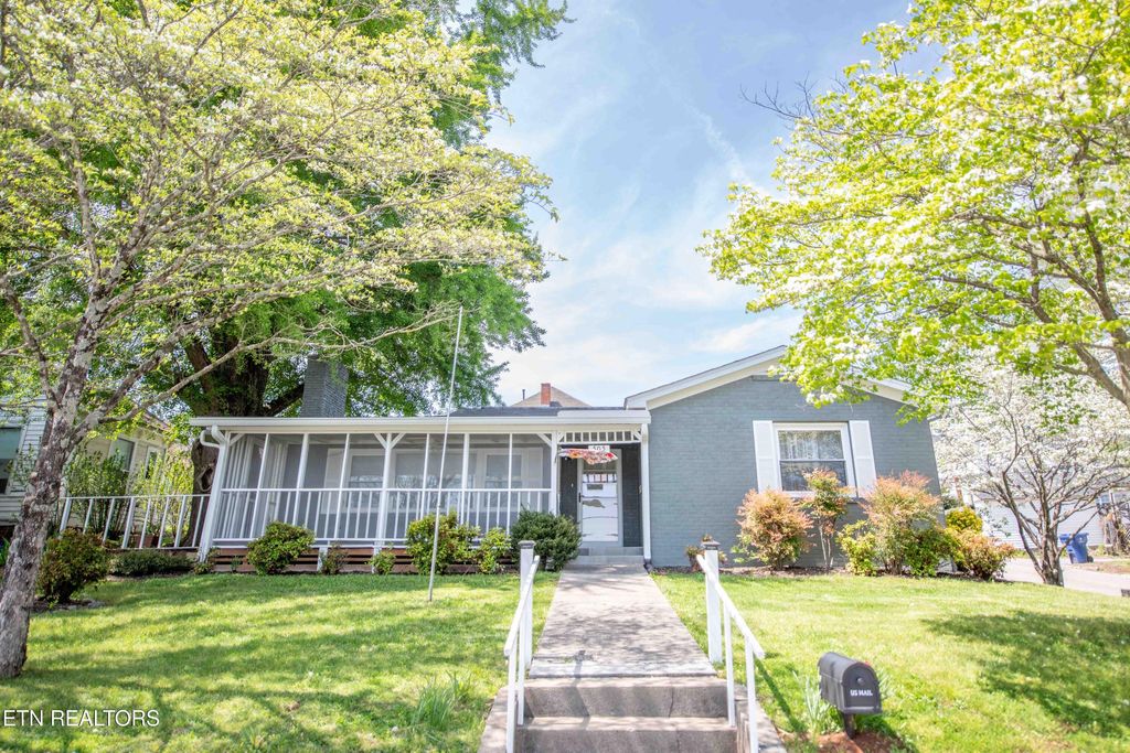 Photo of 505 N High St, Sweetwater, TN 37874 (MLS # 1297630)