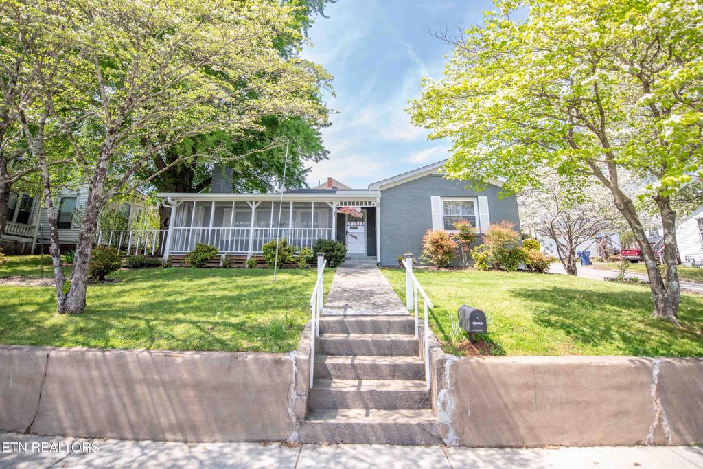 Photo of 505 N High St, Sweetwater, TN 37874 (MLS # 1297630)