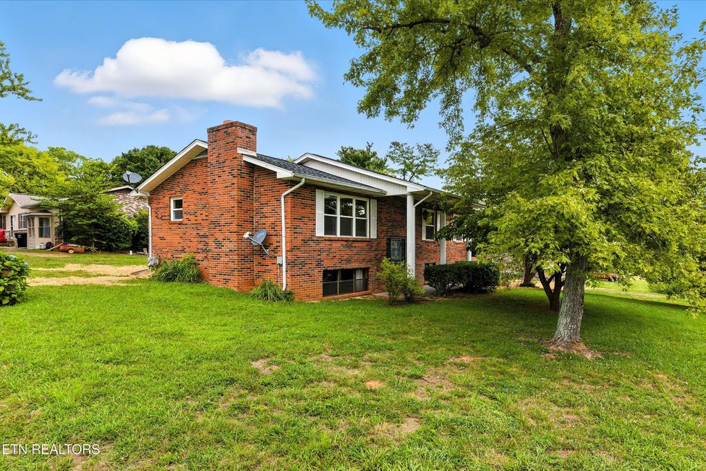 Photo of 426 First St, Seymour, TN 37865 (MLS # 1311789)