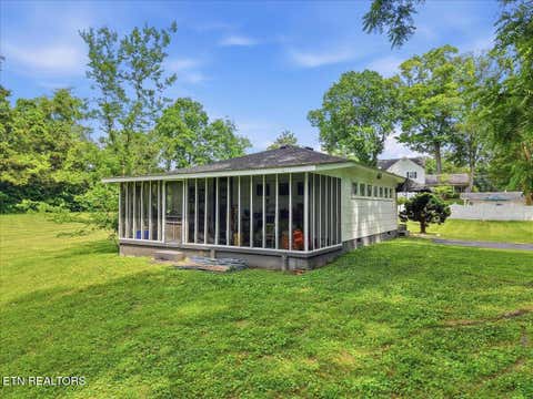 Tiny photo for 607 S Charles G Seivers Blvd, Clinton, TN 37716 (MLS # 1348469)