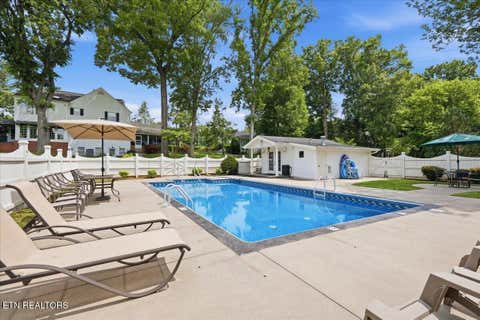 Tiny photo for 607 S Charles G Seivers Blvd, Clinton, TN 37716 (MLS # 1348469)