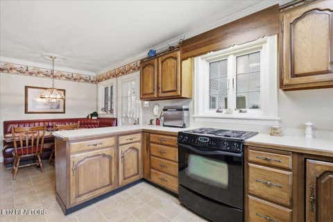 Tiny photo for 607 S Charles G Seivers Blvd, Clinton, TN 37716 (MLS # 1348469)