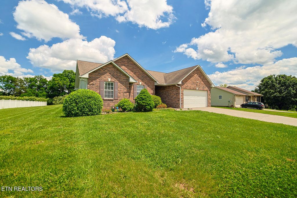 Photo of 160 Franklin Estates Lane, Greenback, TN 37742 (MLS # 1299830)