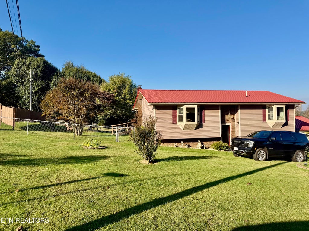 Photo of 209 Sterchi Drive, New Tazewell, TN 37825 (MLS # 1359149)