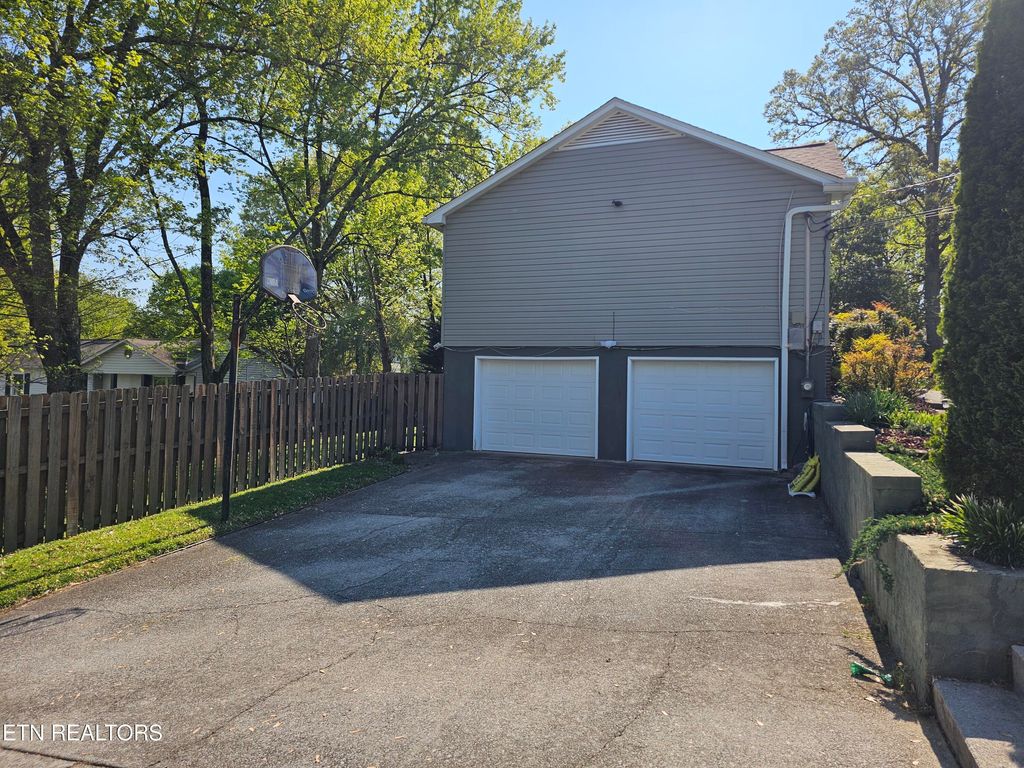 Photo of 1701 Sedgewick Drive, Knoxville, TN 37922 (MLS # 1336354)