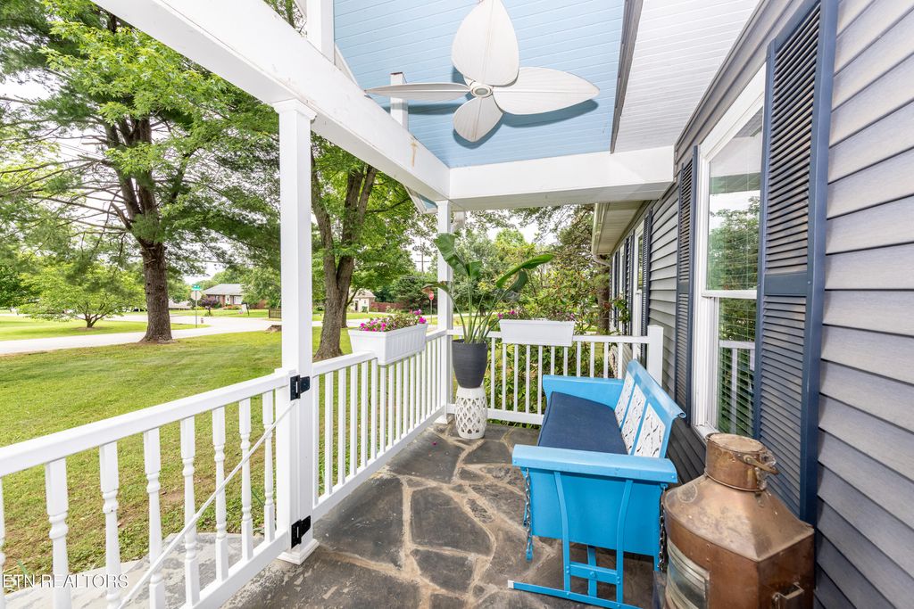 Photo of 209 Montgomery Lane, Maryville, TN 37803 (MLS # 1330901)