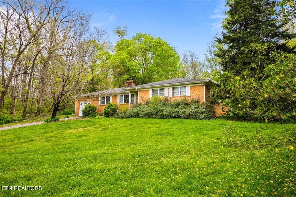 Photo of 1851 Seals Rd, New Tazewell, TN 37825 (MLS # 1336772)