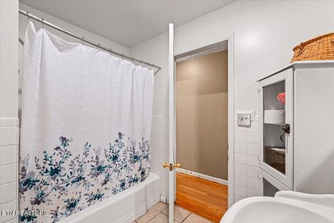 Tiny photo for 1851 Seals Rd, New Tazewell, TN 37825 (MLS # 1336772)