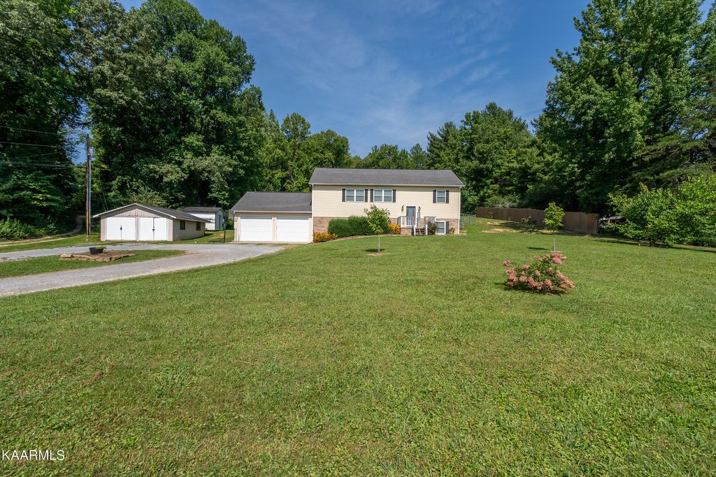 Photo of 169 Flat Fork Rd, Wartburg, TN 37887 (MLS # 1236952)