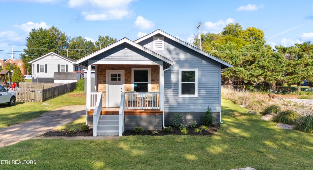 Photo of 135 Volta St, Alcoa, TN 37701 (MLS # 1358059)
