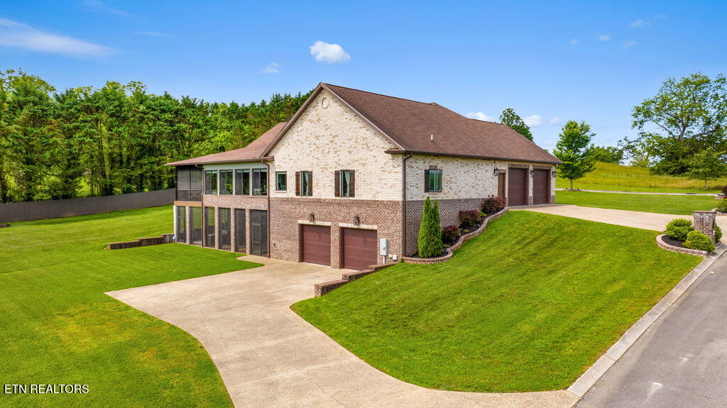 118 Rapids Way