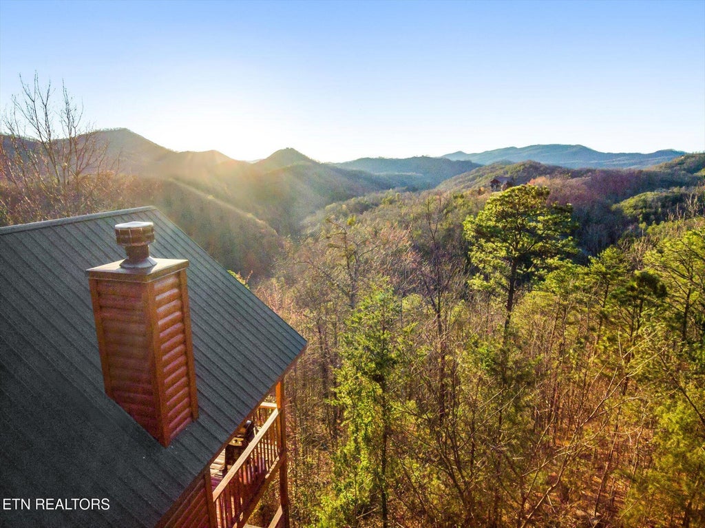 Photo of 2545 Raccoon Hollow Way, Sevierville, TN 37862 (MLS # 1353817)