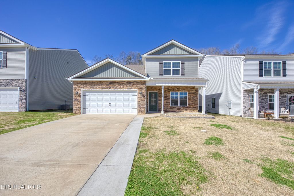 Photo of 136 Ibis Loop, Oak Ridge, TN 37830 (MLS # 1330919)