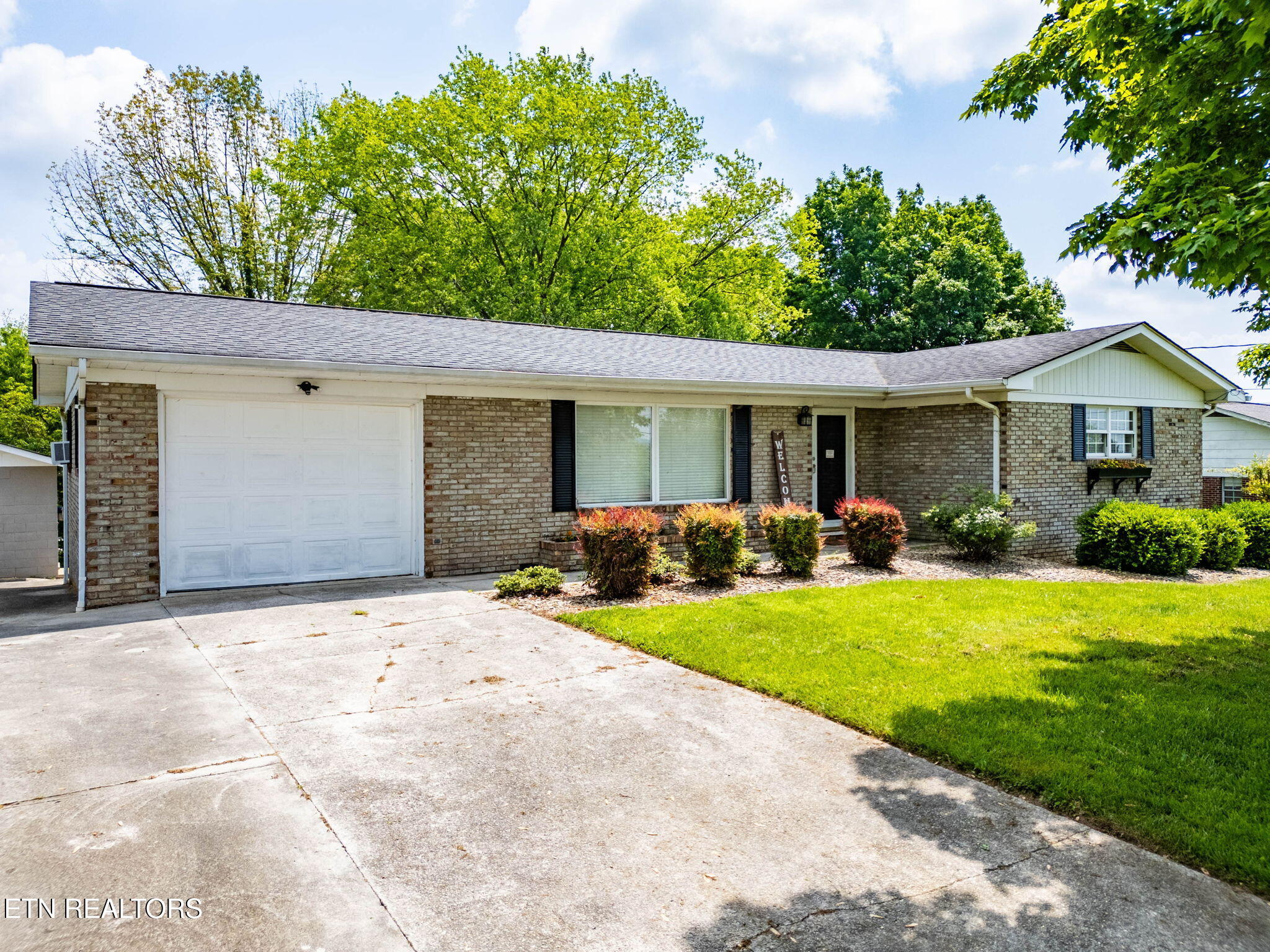 2530 Dogwood Lane