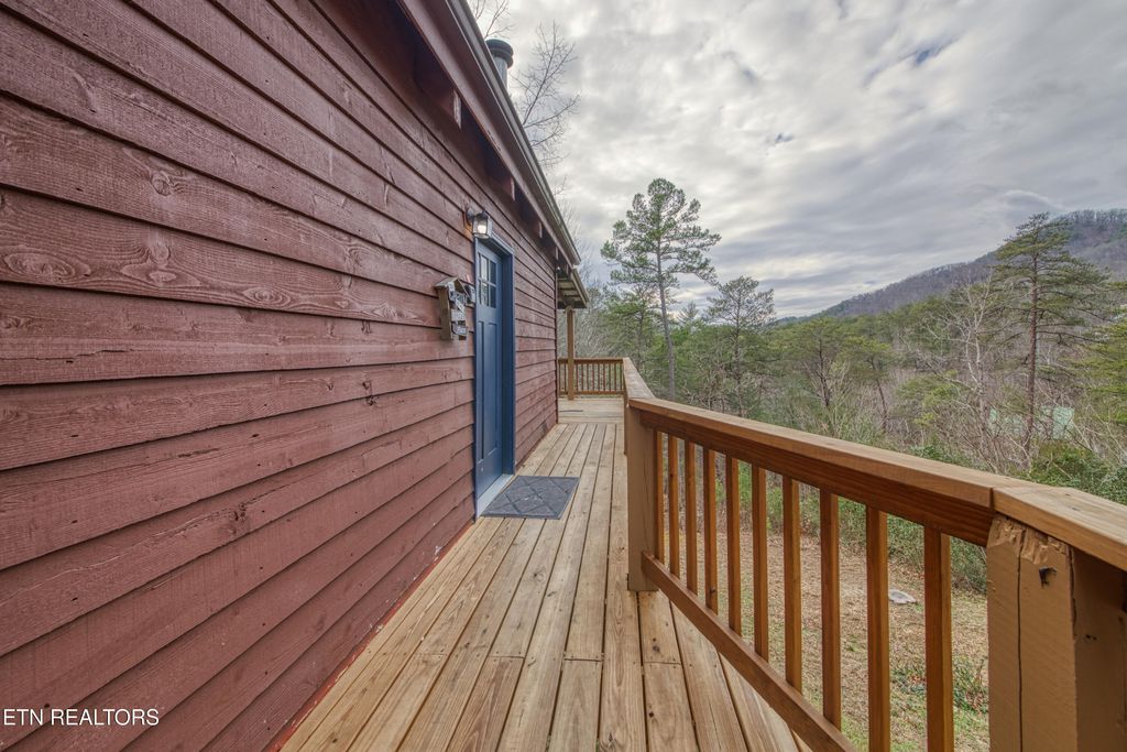 Photo of 3079 Walden Ridge Rd, Sevierville, TN 37862 (MLS # 1328644)
