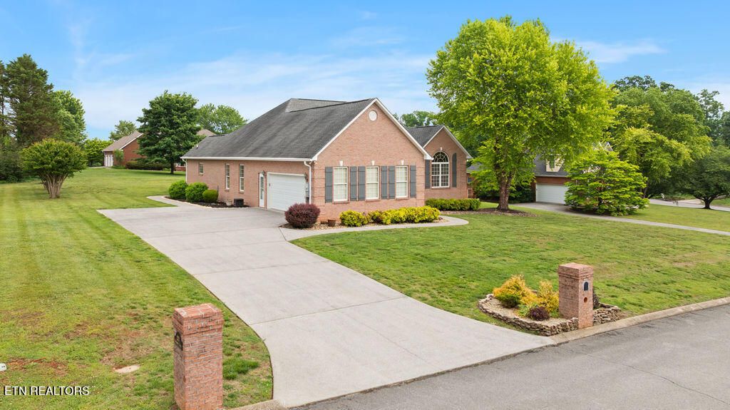 Photo of 2573 Creekstone Circle, Maryville, TN 37804 (MLS # 1340079)