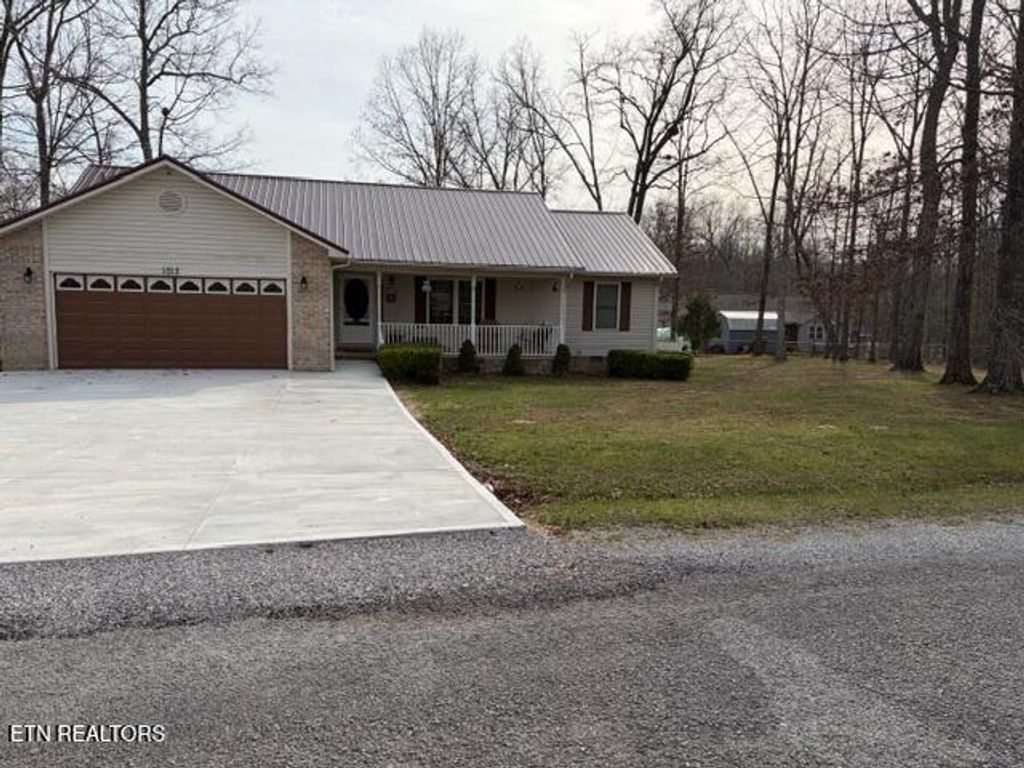 Photo of 1012 Iroquois Lane, Crossville, TN 38572 (MLS # 1333613)