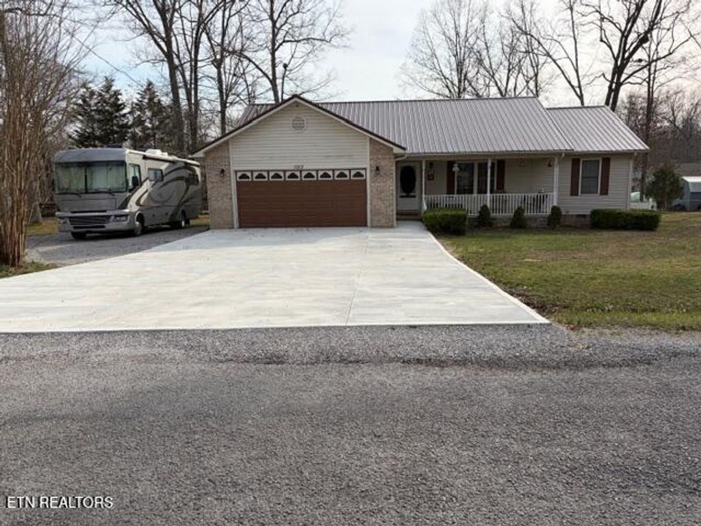 Photo of 1012 Iroquois Lane, Crossville, TN 38572 (MLS # 1333613)