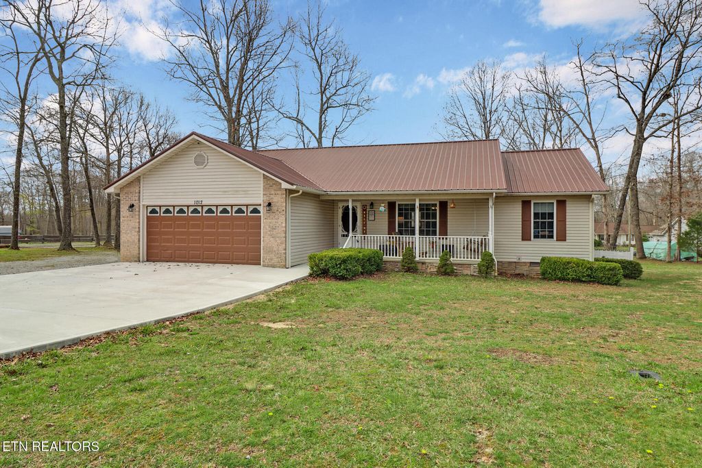 Photo of 1012 Iroquois Lane, Crossville, TN 38572 (MLS # 1333613)