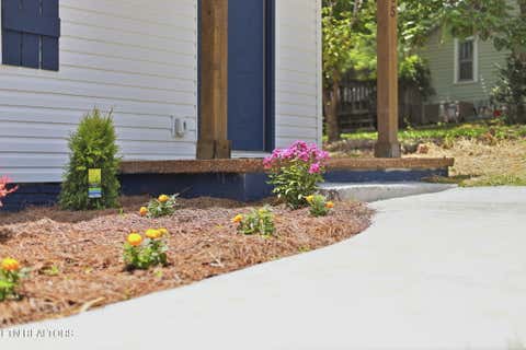 Tiny photo for 4205 Coster Rd, Knoxville, TN 37912 (MLS # 1347416)