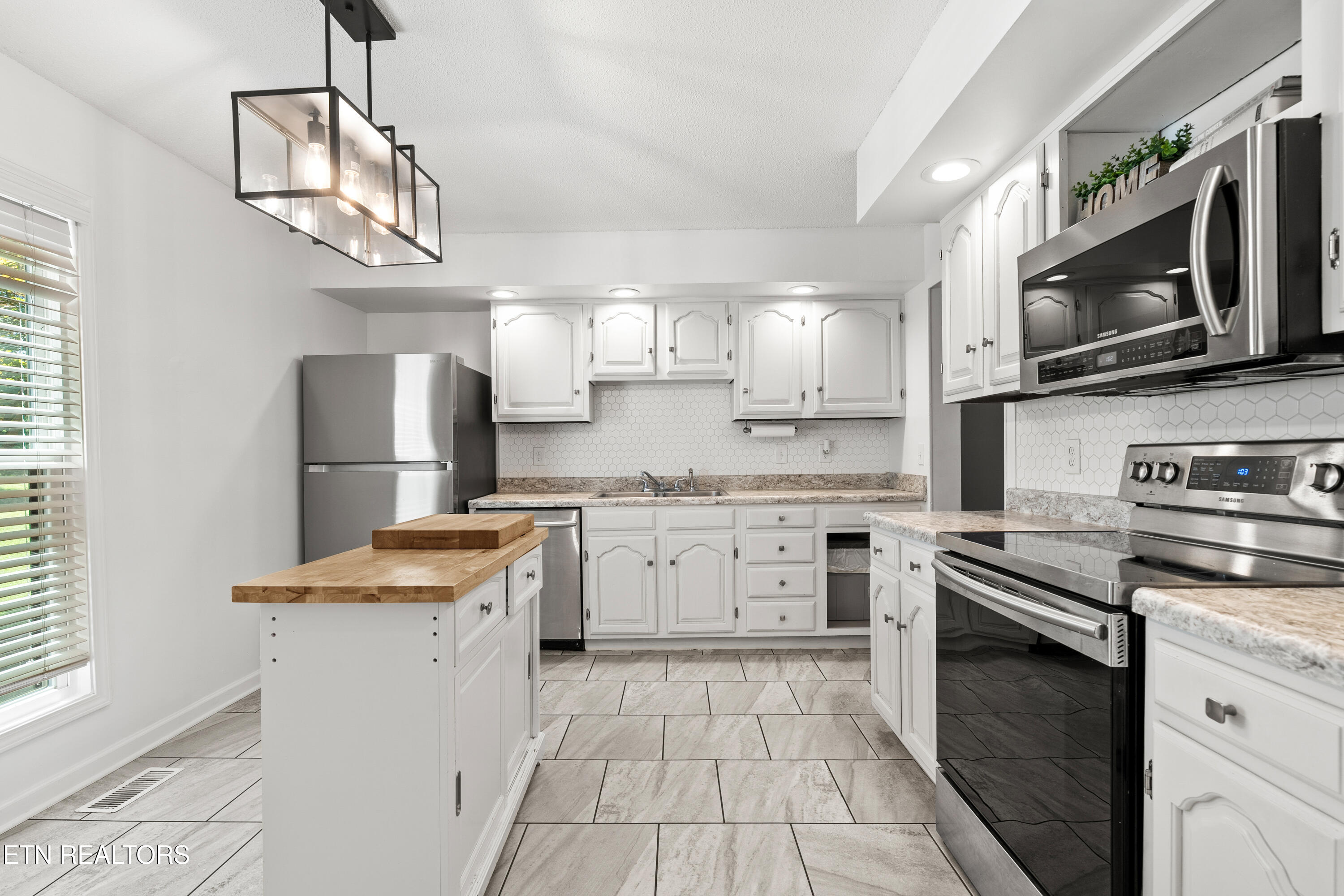 8707 Olde Colony Tr 17