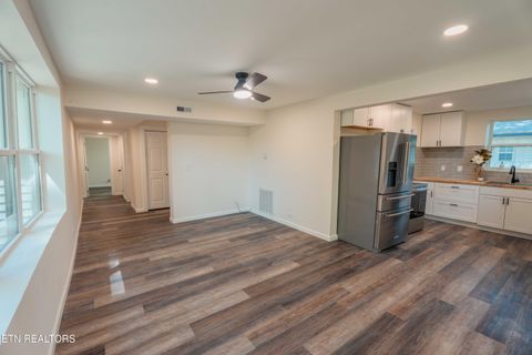 Tiny photo for 141 W Gettysburg Ave, Oak Ridge, TN 37830 (MLS # 1337719)