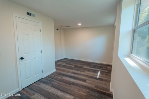 Tiny photo for 141 W Gettysburg Ave, Oak Ridge, TN 37830 (MLS # 1337719)