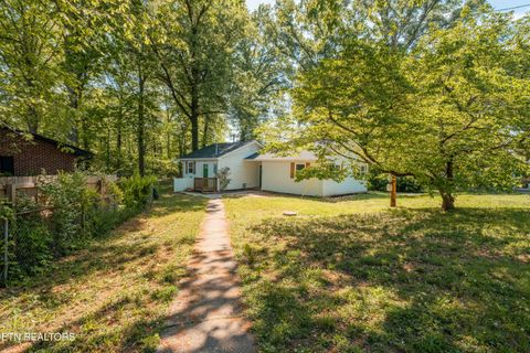 Tiny photo for 141 W Gettysburg Ave, Oak Ridge, TN 37830 (MLS # 1337719)