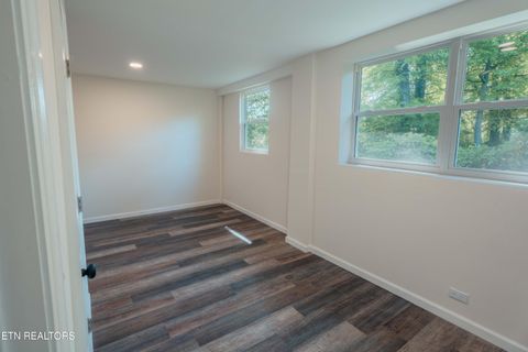 Tiny photo for 141 W Gettysburg Ave, Oak Ridge, TN 37830 (MLS # 1337719)