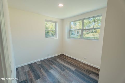 Tiny photo for 141 W Gettysburg Ave, Oak Ridge, TN 37830 (MLS # 1337719)