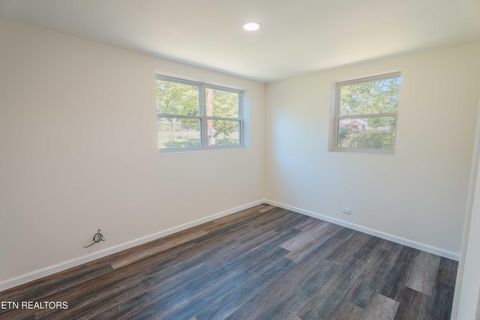 Tiny photo for 141 W Gettysburg Ave, Oak Ridge, TN 37830 (MLS # 1337719)