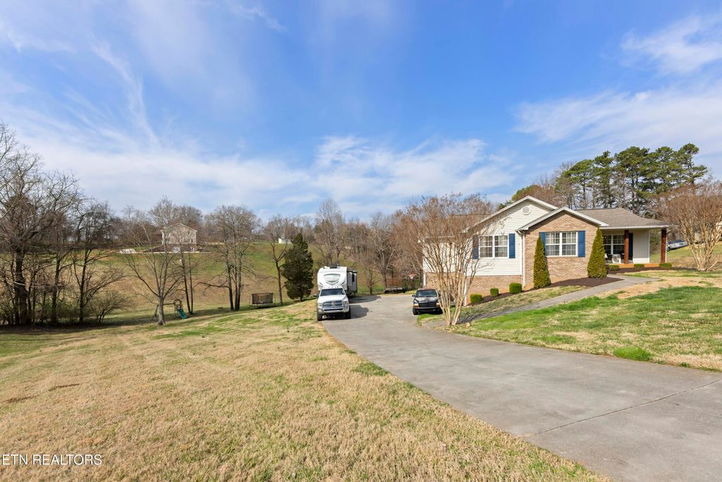 Photo of 930 Shaver Drive, Talbott, TN 37877 (MLS # 1331902)