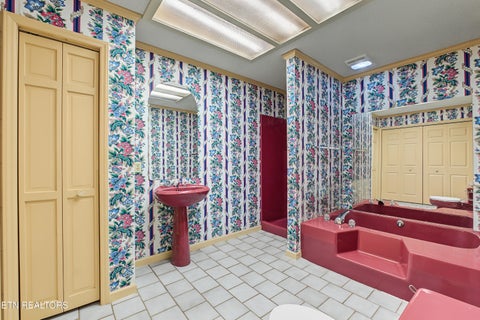 Tiny photo for 3911 Riverview Drive, Maryville, TN 37804 (MLS # 1355818)