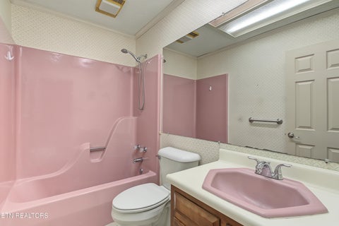 Tiny photo for 3911 Riverview Drive, Maryville, TN 37804 (MLS # 1355818)