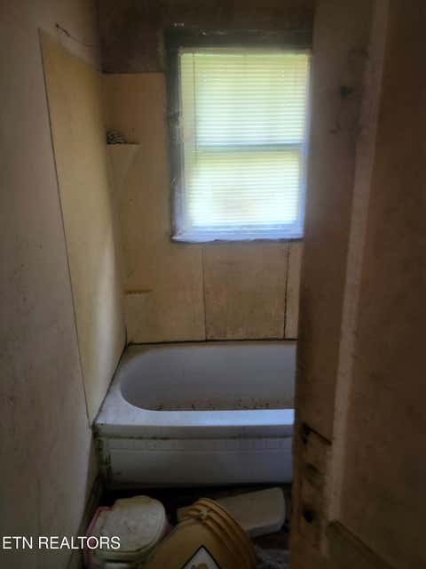 Tiny photo for 679 Hen Valley Rd, Oliver Springs, TN 37840 (MLS # 1350001)