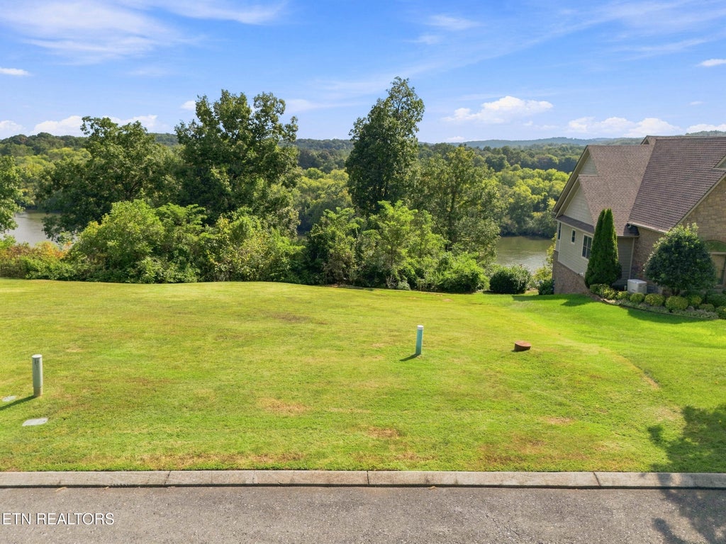 Photo of 231 Waters Edge Way, Lenoir City, TN 37771 (MLS # 1355163)