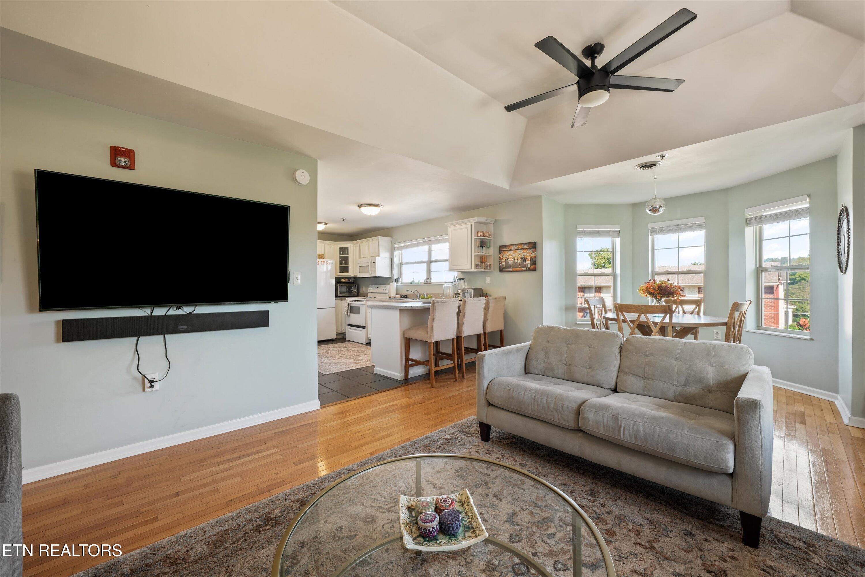 1628 Queen Anne Way