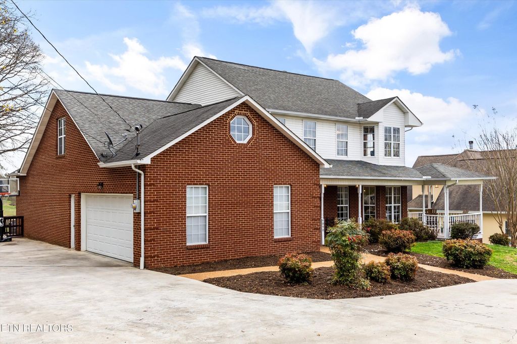 Photo of 4890 Shaw Ferry Rd, Lenoir City, TN 37772 (MLS # 1333377)