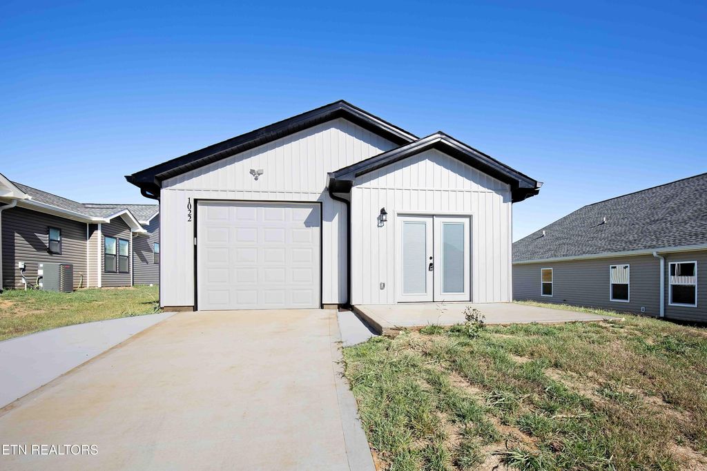 Photo of 1022 Wentford Ave, Sweetwater, TN 37874 (MLS # 1282861)